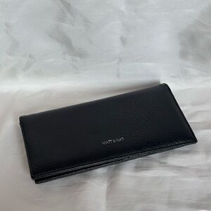 Matt & Nat Classic Black Clutch Wallet